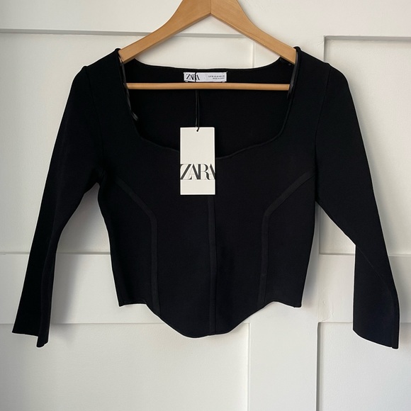 Zara Tops - Zara • Black structured crop • Size M